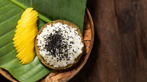 Sticky coconut rice and mango